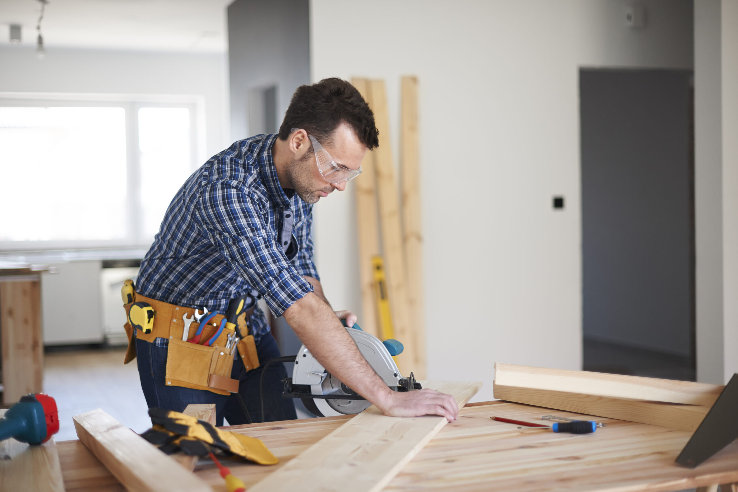 A guide on finding the right contractor, how to pick a contractor, restoration company